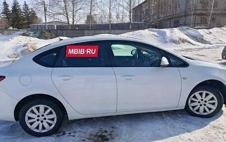 Opel Astra J, 2013 год, 910 000 рублей, 3 фотография