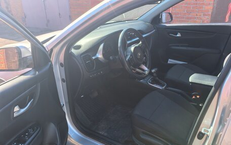 KIA Rio IV, 2021 год, 1 750 000 рублей, 9 фотография