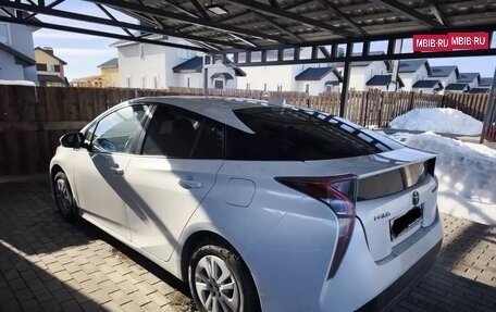 Toyota Prius IV XW50, 2017 год, 1 950 000 рублей, 2 фотография