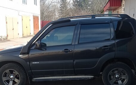 Chevrolet Niva I рестайлинг, 2018 год, 985 000 рублей, 1 фотография