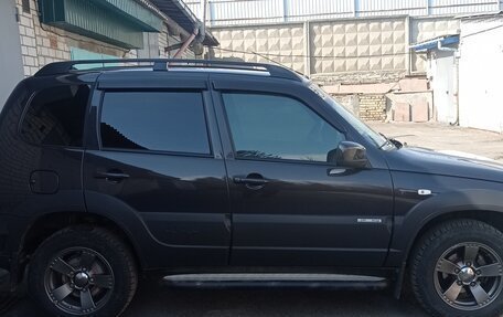 Chevrolet Niva I рестайлинг, 2018 год, 985 000 рублей, 2 фотография