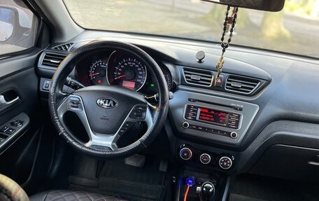 KIA Rio III рестайлинг, 2015 год, 900 000 рублей, 10 фотография