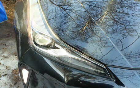 Toyota Prius IV XW50, 2019 год, 1 700 000 рублей, 3 фотография