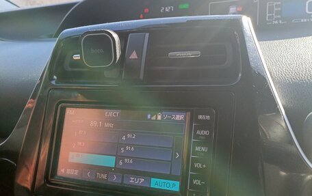 Toyota Prius IV XW50, 2019 год, 1 700 000 рублей, 10 фотография