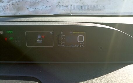 Toyota Prius IV XW50, 2019 год, 1 700 000 рублей, 12 фотография