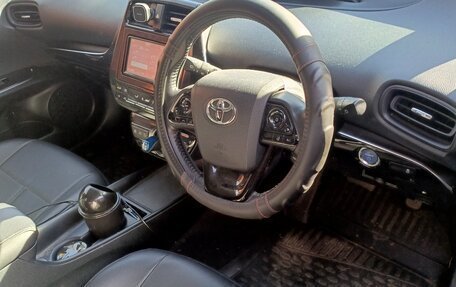 Toyota Prius IV XW50, 2019 год, 1 700 000 рублей, 15 фотография