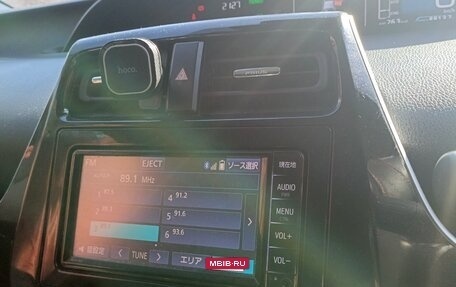 Toyota Prius IV XW50, 2019 год, 1 700 000 рублей, 8 фотография