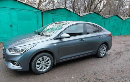 Hyundai Solaris II рестайлинг, 2018 год, 1 450 000 рублей, 4 фотография
