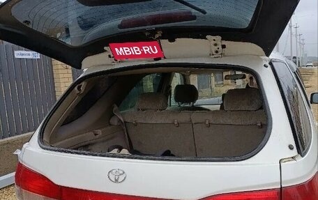 Toyota Vista V30, 2000 год, 330 000 рублей, 3 фотография