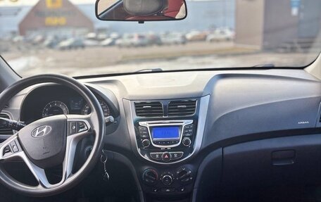 Hyundai Solaris II рестайлинг, 2011 год, 640 000 рублей, 10 фотография