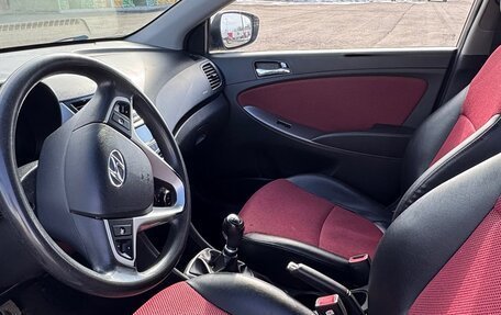 Hyundai Solaris II рестайлинг, 2011 год, 640 000 рублей, 8 фотография