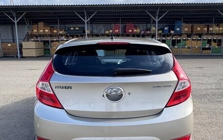 Hyundai Solaris II рестайлинг, 2011 год, 640 000 рублей, 5 фотография