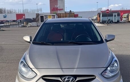 Hyundai Solaris II рестайлинг, 2011 год, 640 000 рублей, 4 фотография