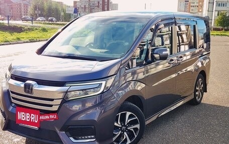 Honda Stepwgn IV, 2020 год, 2 190 000 рублей, 2 фотография