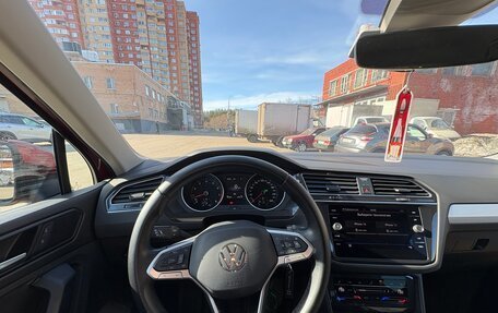 Volkswagen Tiguan II, 2021 год, 2 900 000 рублей, 13 фотография