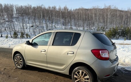 Renault Sandero II рестайлинг, 2022 год, 1 200 000 рублей, 2 фотография