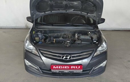 Hyundai Solaris II рестайлинг, 2015 год, 1 135 000 рублей, 16 фотография