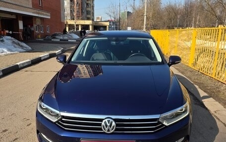 Volkswagen Passat B8 рестайлинг, 2019 год, 2 400 000 рублей, 1 фотография