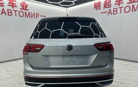 Volkswagen Tiguan II, 2022 год, 2 830 000 рублей, 6 фотография
