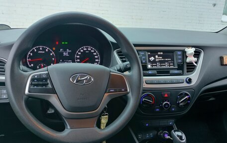 Hyundai Solaris II рестайлинг, 2017 год, 1 280 000 рублей, 7 фотография