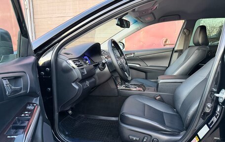 Toyota Camry, 2017 год, 2 200 000 рублей, 14 фотография