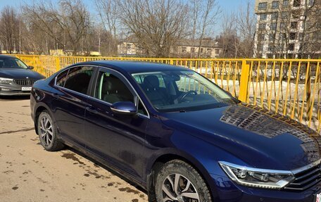 Volkswagen Passat B8 рестайлинг, 2019 год, 2 400 000 рублей, 2 фотография