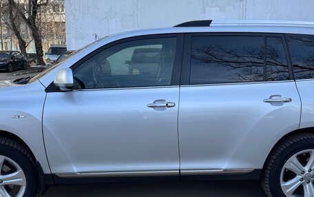 Toyota Highlander III, 2013 год, 2 850 000 рублей, 4 фотография