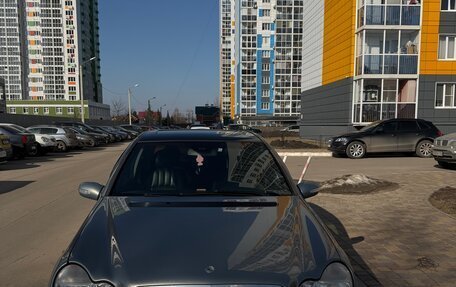 Mercedes-Benz C-Класс, 2005 год, 650 000 рублей, 1 фотография