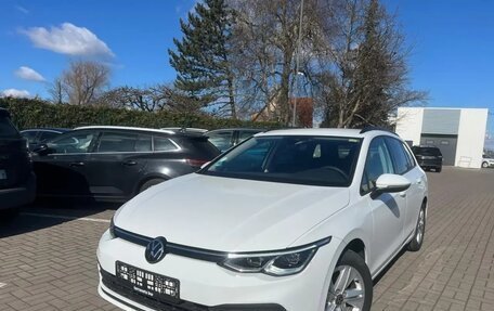 Volkswagen Golf VIII, 2022 год, 2 192 000 рублей, 7 фотография