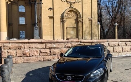 Volvo V40 II рестайлинг, 2015 год, 1 390 000 рублей, 2 фотография