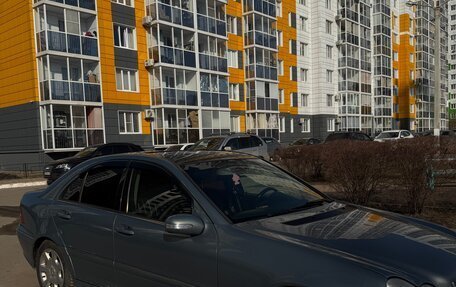 Mercedes-Benz C-Класс, 2005 год, 650 000 рублей, 2 фотография