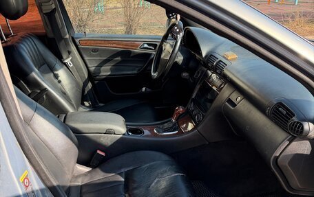 Mercedes-Benz C-Класс, 2005 год, 650 000 рублей, 10 фотография