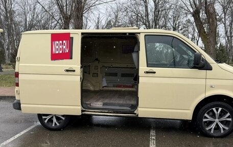 Volkswagen Transporter T5 рестайлинг, 2012 год, 1 000 000 рублей, 4 фотография