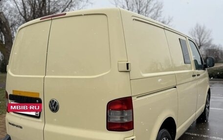 Volkswagen Transporter T5 рестайлинг, 2012 год, 1 000 000 рублей, 3 фотография
