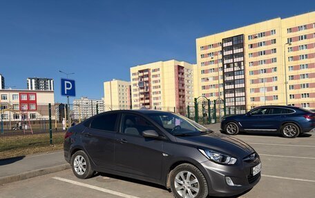 Hyundai Solaris II рестайлинг, 2012 год, 695 000 рублей, 4 фотография