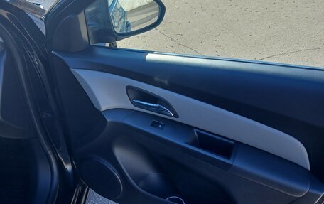 Chevrolet Cruze II, 2011 год, 910 000 рублей, 11 фотография