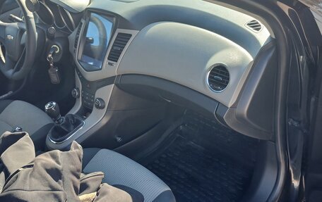 Chevrolet Cruze II, 2011 год, 910 000 рублей, 13 фотография