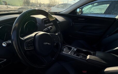 Jaguar XE I рестайлинг, 2016 год, 1 400 000 рублей, 2 фотография