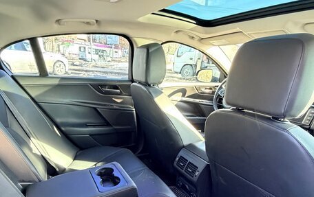 Jaguar XE I рестайлинг, 2016 год, 1 400 000 рублей, 14 фотография