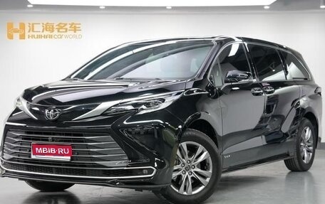 Toyota Sienna, 2024 год, 7 100 000 рублей, 1 фотография