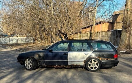 Mercedes-Benz E-Класс, 2000 год, 215 000 рублей, 2 фотография