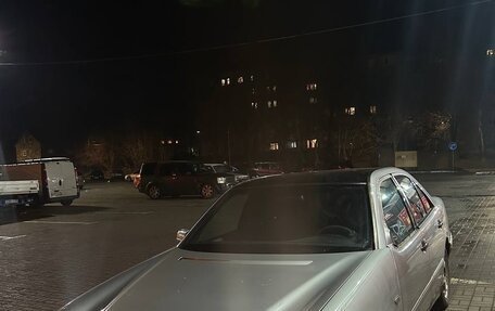 Mercedes-Benz E-Класс, 1995 год, 210 000 рублей, 2 фотография