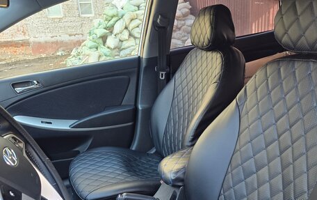 Hyundai Solaris II рестайлинг, 2011 год, 595 000 рублей, 17 фотография