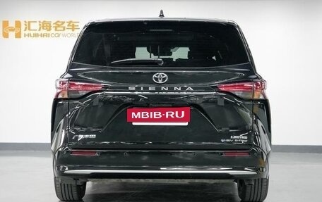 Toyota Sienna, 2024 год, 7 100 000 рублей, 4 фотография