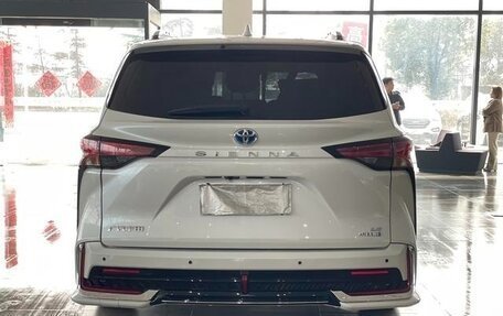 Toyota Sienna, 2024 год, 7 000 000 рублей, 5 фотография