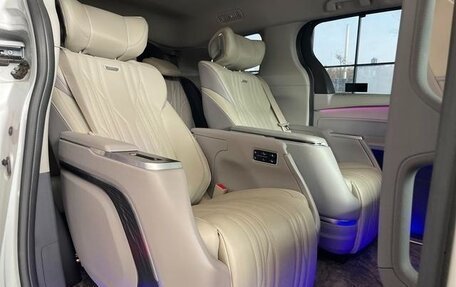 Toyota Sienna, 2024 год, 7 000 000 рублей, 11 фотография