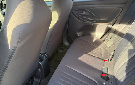 Toyota Yaris, 2020 год, 1 260 000 рублей, 11 фотография