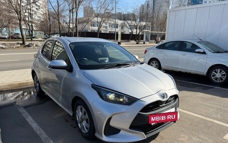 Toyota Yaris, 2020 год, 1 260 000 рублей, 2 фотография