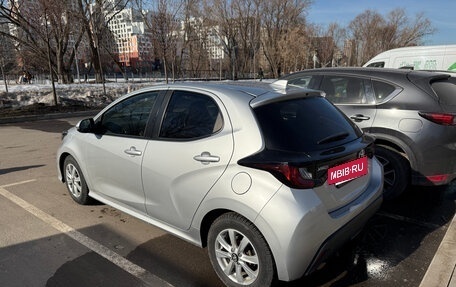 Toyota Yaris, 2020 год, 1 260 000 рублей, 3 фотография