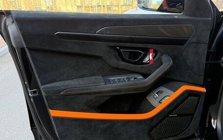 Lamborghini Urus I, 2024 год, 32 850 000 рублей, 17 фотография